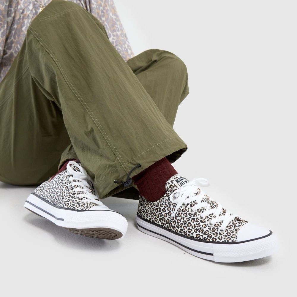 Converse Women's Leopard Print Sneakers Sz 7